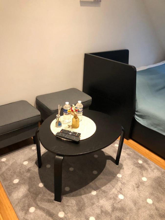 Au Marolles Chambre Atomium Brussel Buitenkant foto